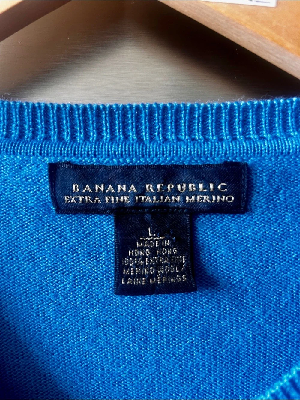 Banana Republic L 100% Merino Wool V Neck Sweater Bright Blue